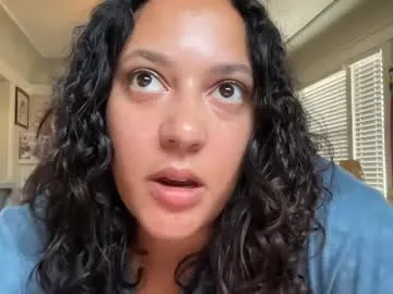 emonyashka – webcam model profile photo Image 15