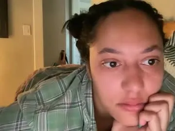 emonyashka – webcam model profile photo Image 2