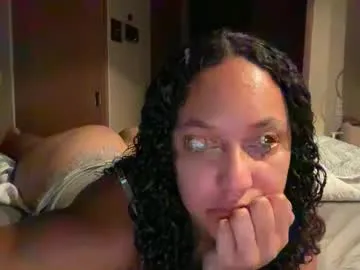 emonyashka – webcam model profile photo Image 3