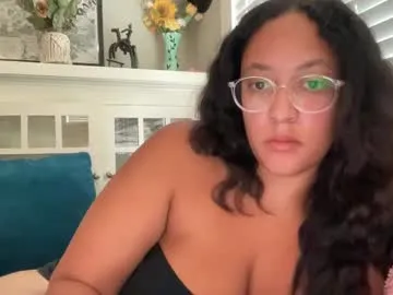 emonyashka – webcam model profile photo Image 7