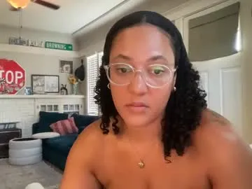 emonyashka – webcam model profile photo Image 9