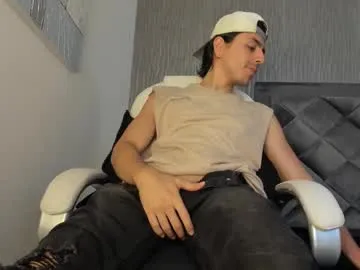 little_poetry – webcam model profile photo Image 3