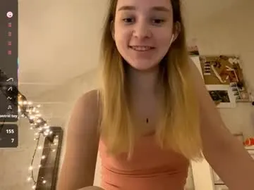 tiameakin – webcam model profile photo Image 13