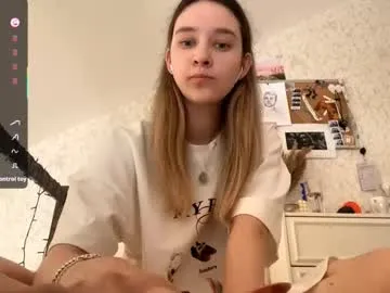 tiameakin – webcam model profile photo Image 15