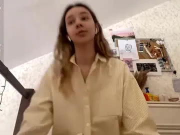 tiameakin – webcam model profile photo Image 5