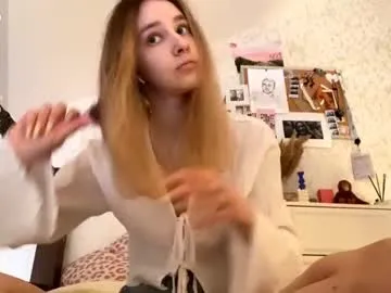 tiameakin – webcam model profile photo Image 6