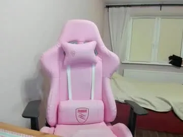 petites_perles – webcam model profile photo Image 13