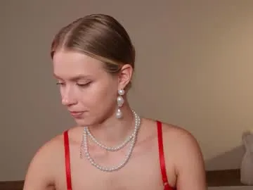 mila_good – webcam model profile photo Image 9