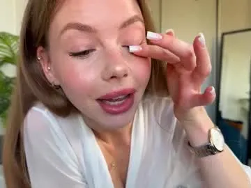 e_vvv_a – webcam model profile photo Image 14