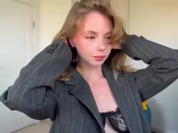 e_vvv_a – webcam model profile photo Image 16