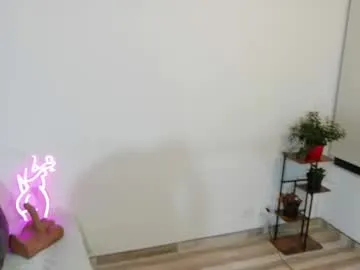 wet_dreamm22 – webcam model profile photo Image 7