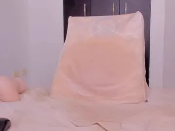 nadinnnea – webcam model profile photo Image 14