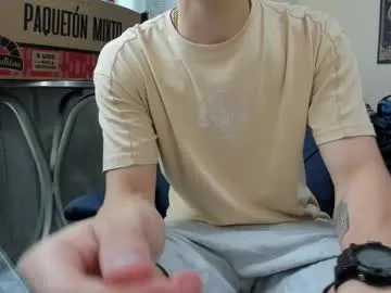 lovesarachristine – webcam model profile photo Image 12