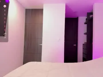 zoey_it – webcam model profile photo Image 3