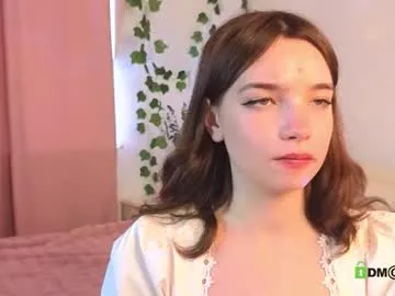 alliceredfox – webcam model profile photo Image 2