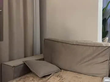 petites_perles – webcam model profile photo Image 14