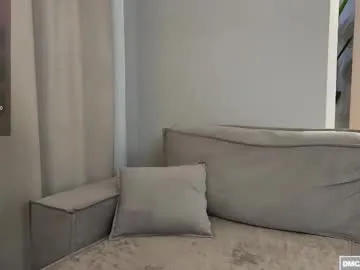 petites_perles – webcam model profile photo Image 17