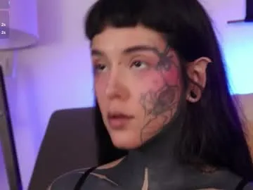 naughtyluxe – webcam model profile photo Image 10