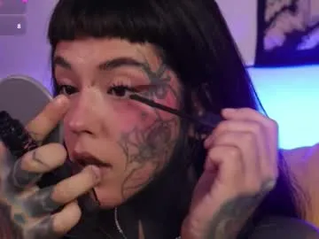 naughtyluxe – webcam model profile photo Image 18