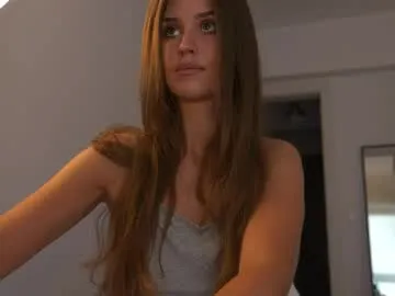 misskiarra – webcam model profile photo Image 8