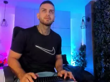 EvelynMills – webcam model profile photo Image 4