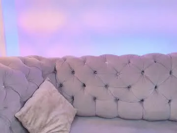 IngridSaint – webcam model profile photo Image 17