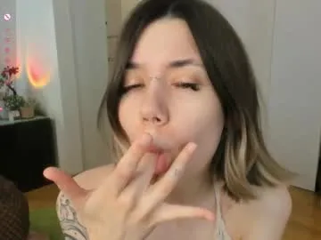 tarantino_girl – webcam model profile photo Image 12