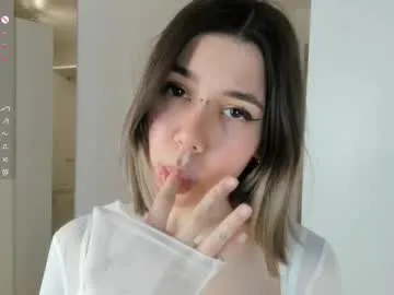 tarantino_girl – webcam model profile photo Image 16