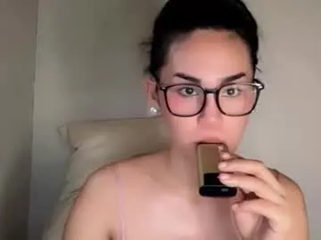 ely_cherry18 – webcam model profile photo Image 6