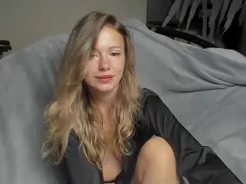 kira_sexxx – webcam model profile photo Image 2