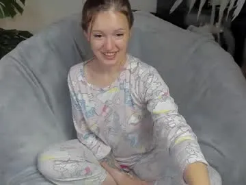 kira_sexxx – webcam model profile photo Image 3