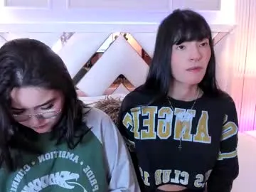 petites_perles – webcam model profile photo Image 4