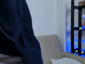 little_poetry – webcam model profile photo Image 2