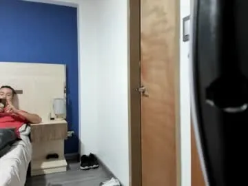 wet_nympho – webcam model profile photo Image 4