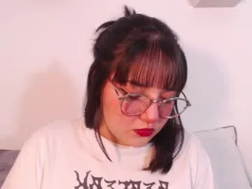 sweetyoops – webcam model profile photo Image 12