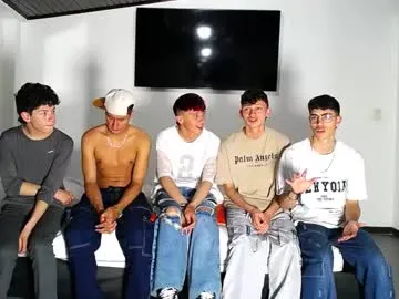 emonyashka – webcam model profile photo Image 16