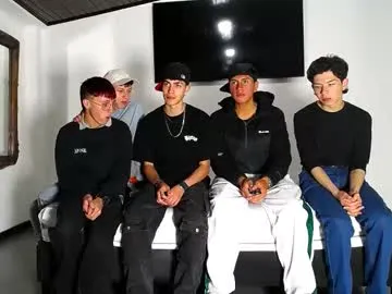 emonyashka – webcam model profile photo Image 17