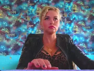 tilliecristello – webcam model profile photo Image 12