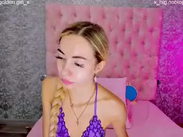 wethoneybee – webcam model profile photo Image 2