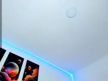 sarahadams – webcam model profile photo Image 5