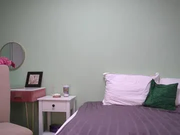 blue_bow – webcam model profile photo Image 10