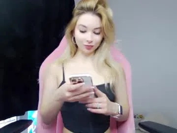 tarantino_girl – webcam model profile photo Image 19