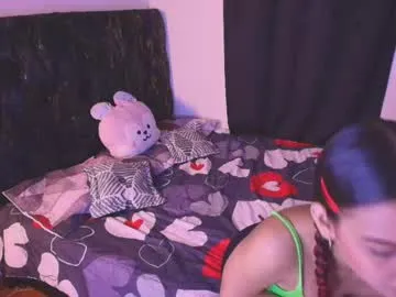 karlenegries – webcam model profile photo Image 6