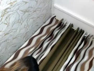 niabussethxxx – webcam model profile photo Image 4