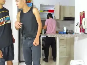 nik_sharp – webcam model profile photo Image 3