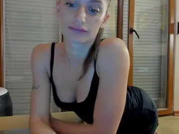 sarabella_hr – webcam model profile photo Image 9