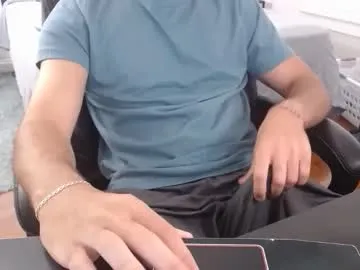 vestaszanto – webcam model profile photo Image 12