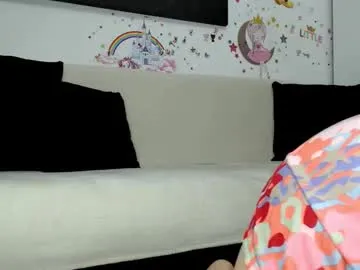 xyoma_browm1 – webcam model profile photo Image 16