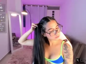 shiny_lily – webcam model profile photo Image 2