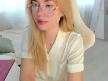 carmela_fox – webcam model profile photo Image 15